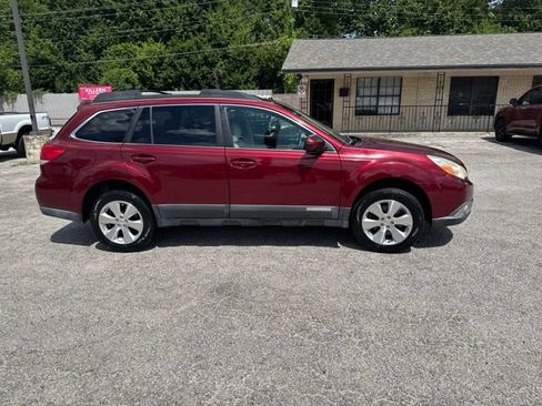 Used 2011 Subaru Outback 3.6R Limited w/ PWR Moonroof Pkg AWD/4WD image 8