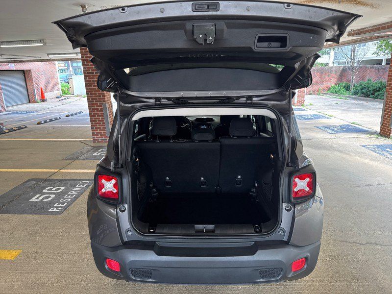 Used 2017 Jeep Renegade Latitude AWD/4WD image 26