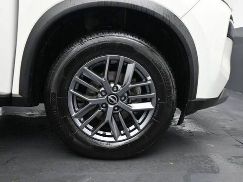 Used 2023 Nissan Rogue S image 14