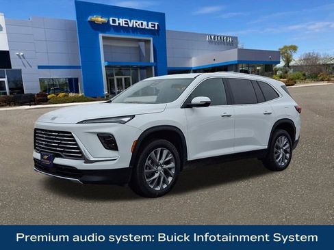 Used 2025 Buick Enclave Preferred image 4