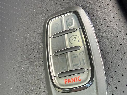 New 2027 Chrysler Pacifica Select FWD image 26