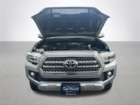 Used 2016 Toyota Tacoma TRD Sport w/ Premium & Technology Package image 4