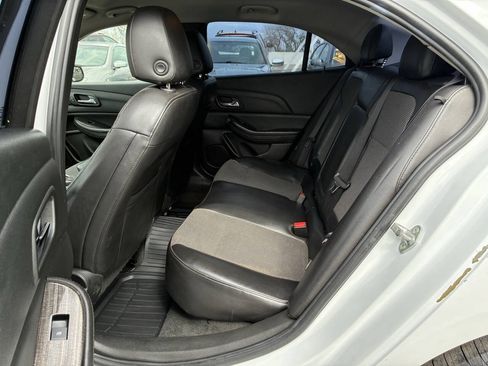 Used 2015 Chevrolet Malibu LT w/ Power Convenience Package FWD image 4