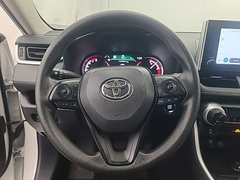 Used 2025 Toyota RAV4 XLE AWD/4WD image 32