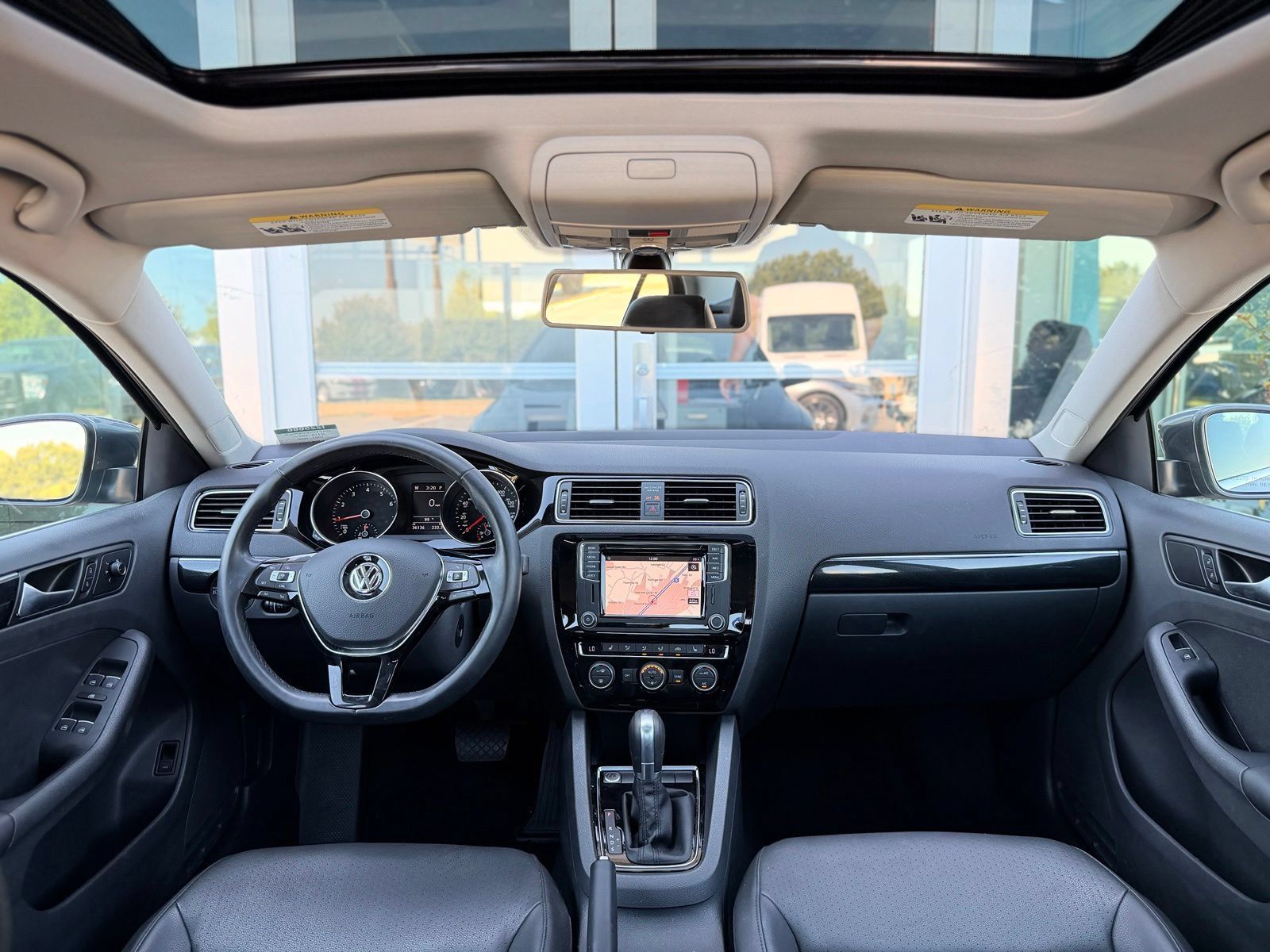 Used 2017 Volkswagen Jetta SEL Premium FWD image 2