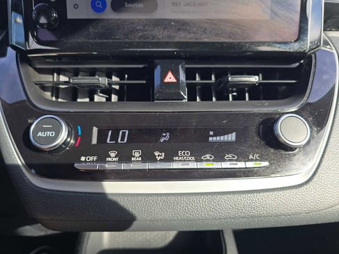 Certified 2025 Toyota Corolla LE image 29