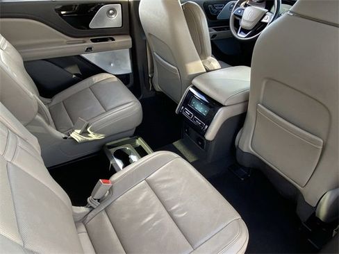 Used 2020 Lincoln Aviator Reserve w/ Equipment Group 202A image 16