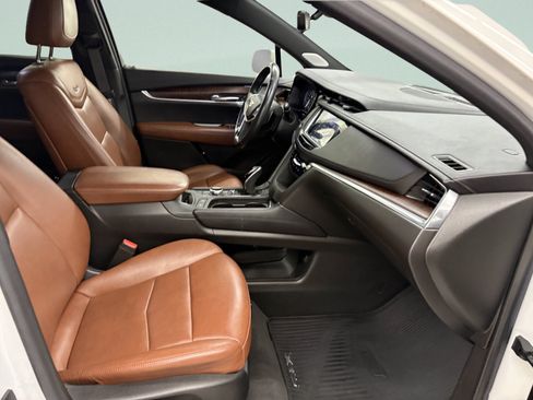 Used 2020 Cadillac XT5 Premium Luxury AWD/4WD image 24