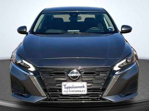 Used 2023 Nissan Altima 2.5 SV image 2