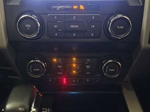 Used 2020 Ford F150 Lariat image 33