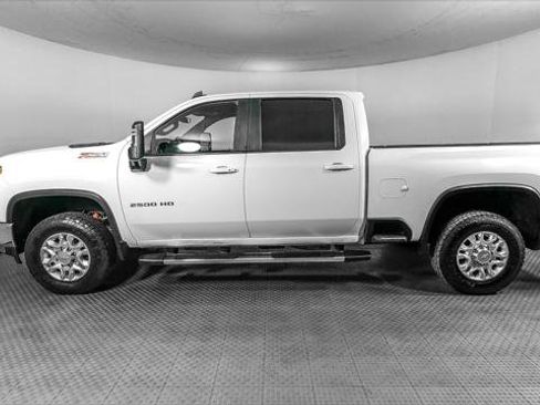Used 2022 Chevrolet Silverado 2500 LT w/ Convenience Package AWD/4WD image 3