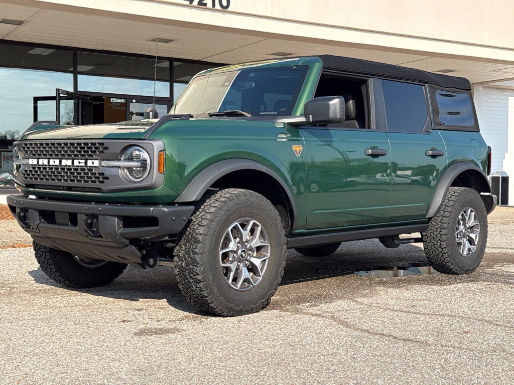 Certified 2023 Ford Bronco Badlands AWD/4WD image 16