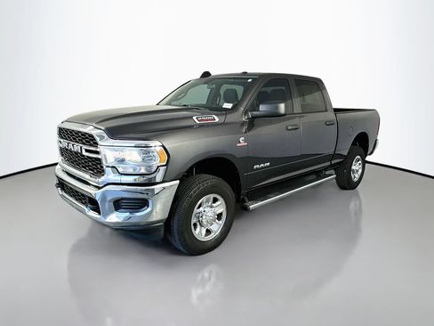 Used 2022 RAM 2500 Tradesman AWD/4WD image 3