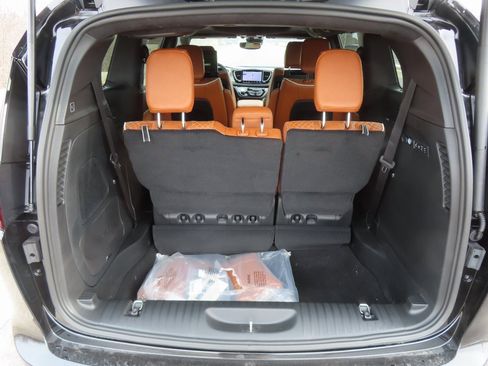 New 2026 Chrysler Pacifica Pinnacle w/ Trailer Tow Group image 22