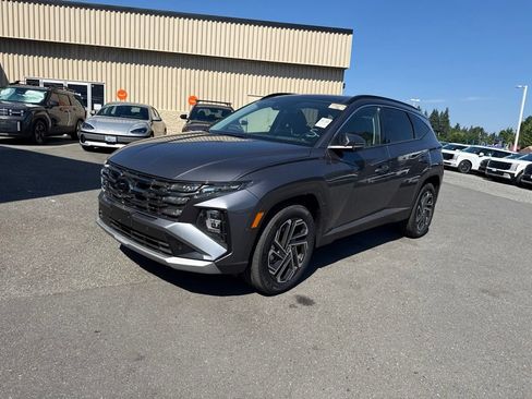 Certified 2025 Hyundai Tucson Limited AWD/4WD image 1