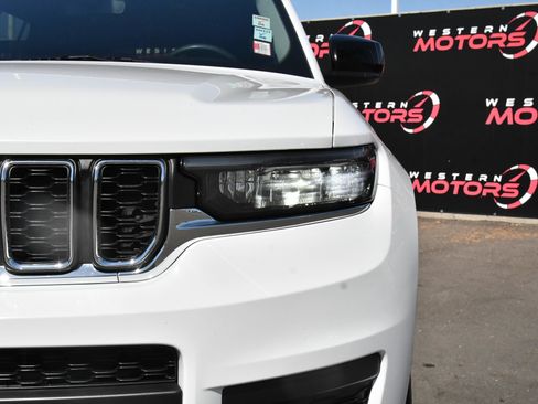 Used 2023 Jeep Grand Cherokee L Laredo AWD/4WD image 11