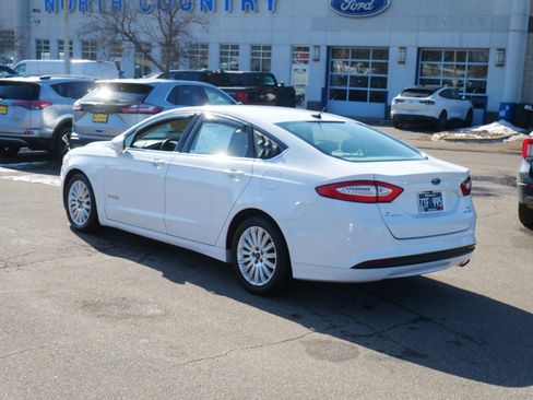 Used 2016 Ford Fusion SE image 5