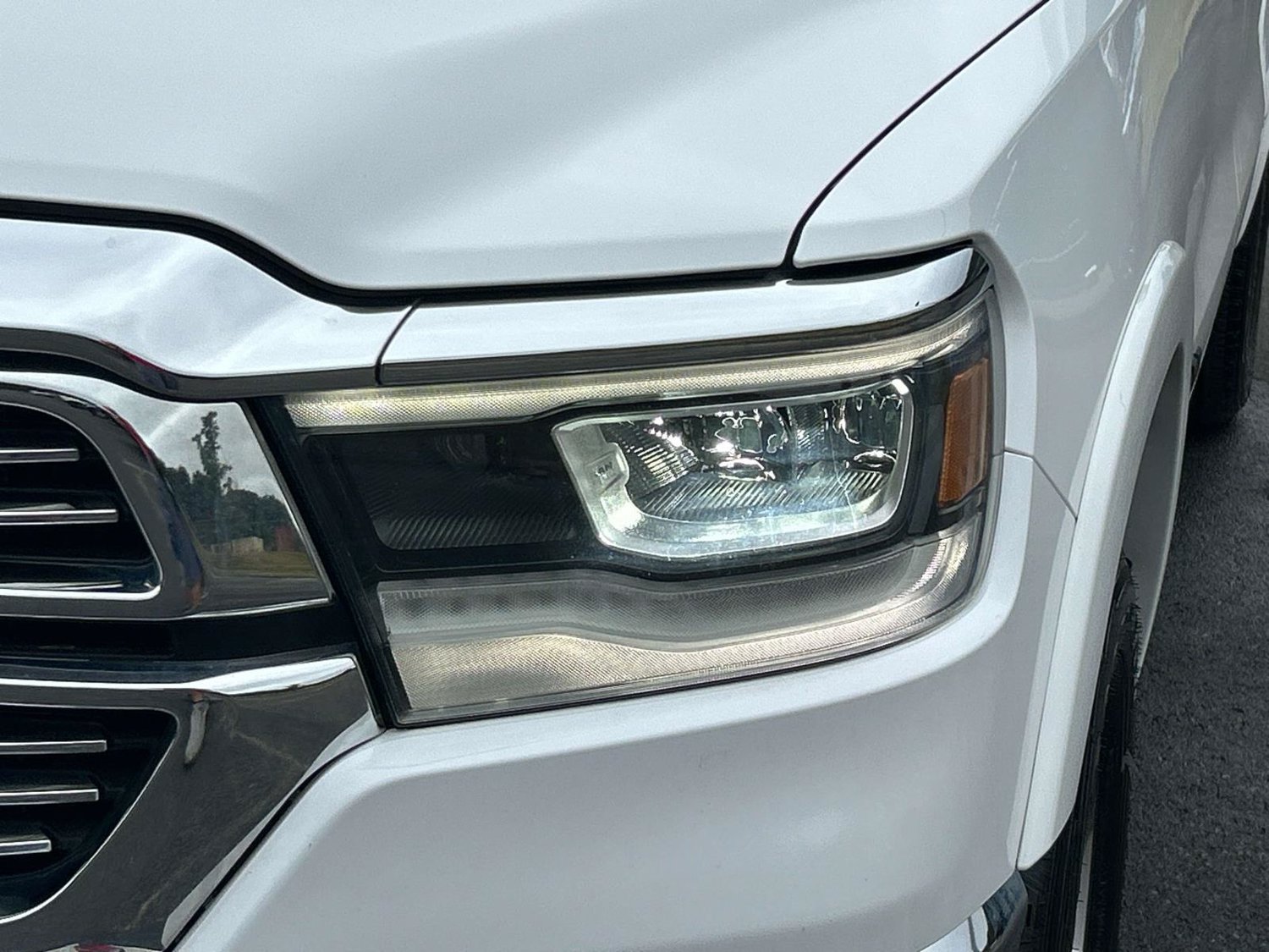 Used 2022 RAM 1500 Laramie AWD/4WD image 11