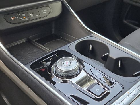 New 2026 Kia Carnival EX FWD image 17