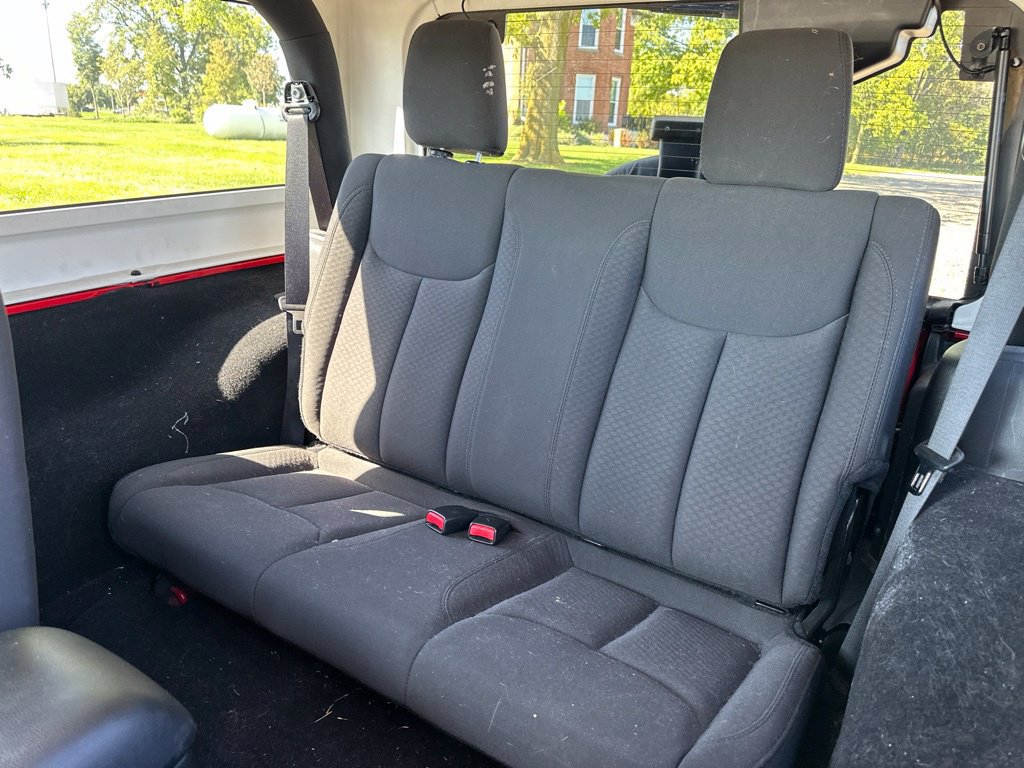 Used 2018 Jeep Wrangler Sport AWD/4WD image 14