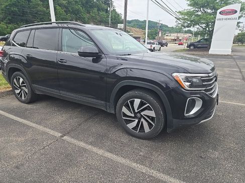 Used 2026 Volkswagen Atlas SE AWD/4WD image 3