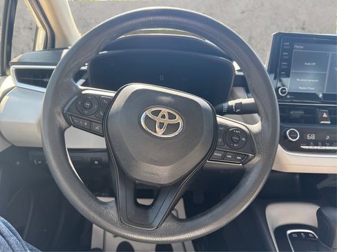 Used 2022 Toyota Corolla LE FWD image 26