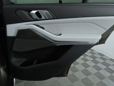 New 2026 BMW X5 sDrive40i w/ Climate Comfort Package image 28