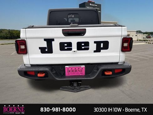 Used 2021 Jeep Gladiator Mojave AWD/4WD image 11