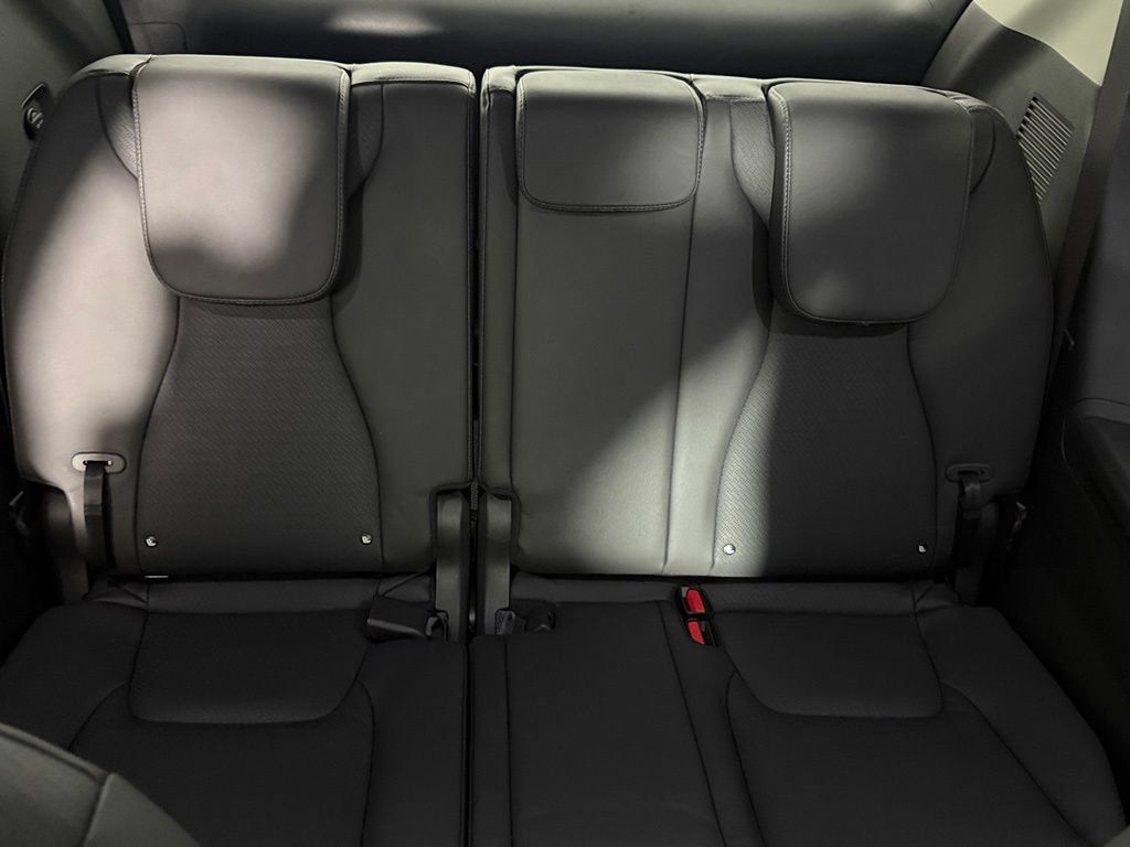 Used 2025 Kia Carnival SX Prestige FWD image 25