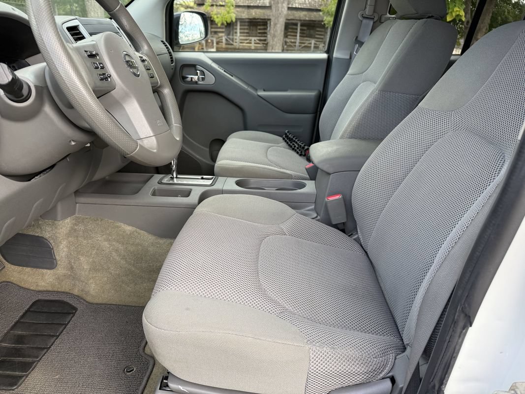 Used 2018 Nissan Frontier SV AWD/4WD image 16