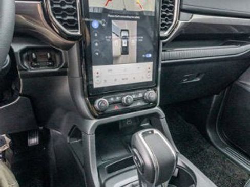 New 2025 Ford Ranger Lariat w/ FX4 Off-Road Package image 38