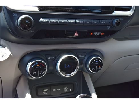 New 2025 Hyundai Venue Limited image 23