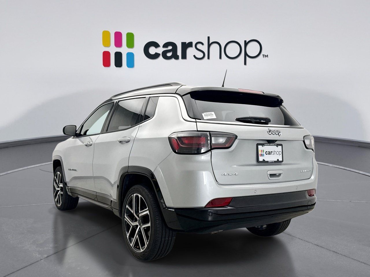 Used 2025 Jeep Compass Limited w/ Elite Group AWD/4WD image 3