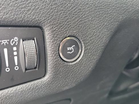 Used 2019 Jeep Cherokee Trailhawk w/ Comfort/Convenience Group AWD/4WD image 26