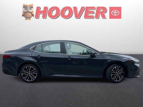 Used 2025 Toyota Camry XLE w/ Premium Plus Package FWD image 2