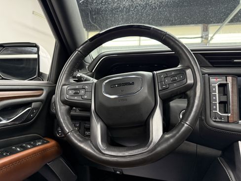 Used 2023 GMC Yukon XL Denali Ultimate image 17