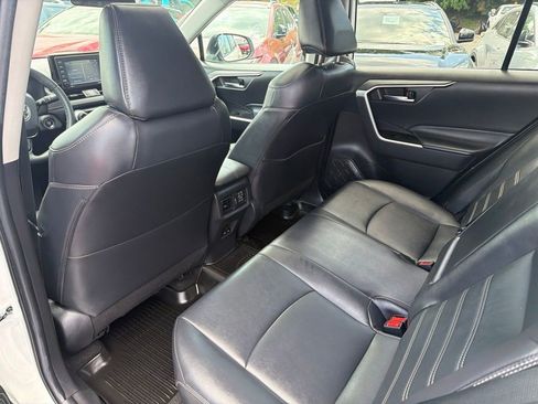 Used 2022 Toyota RAV4 XLE Premium AWD/4WD image 20