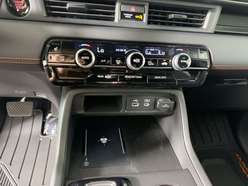 New 2025 Honda Pilot TrailSport image 17