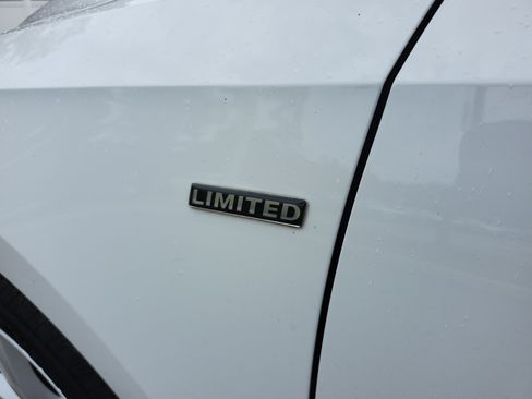 Used 2015 Volkswagen Passat 1.8T Limited Edition FWD image 23