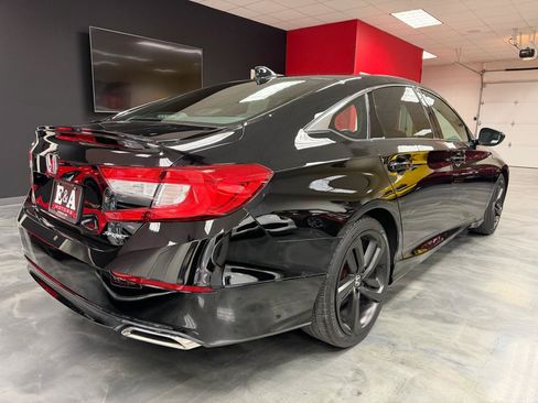 Used 2018 Honda Accord Sport image 5