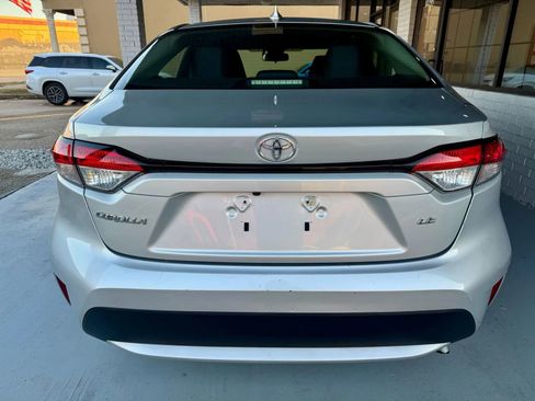 Used 2021 Toyota Corolla LE image 4