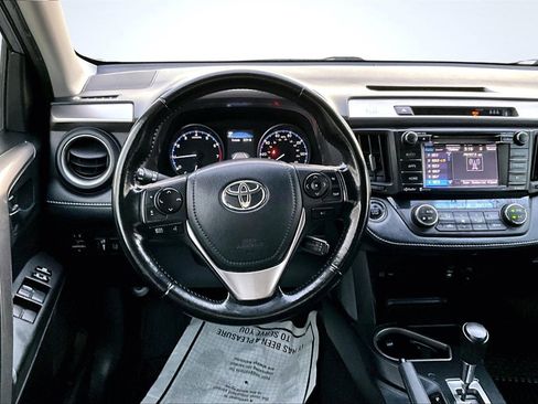 Used 2018 Toyota RAV4 XLE image 8