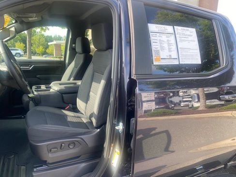 Used 2023 Chevrolet Silverado 1500 LT AWD/4WD image 15