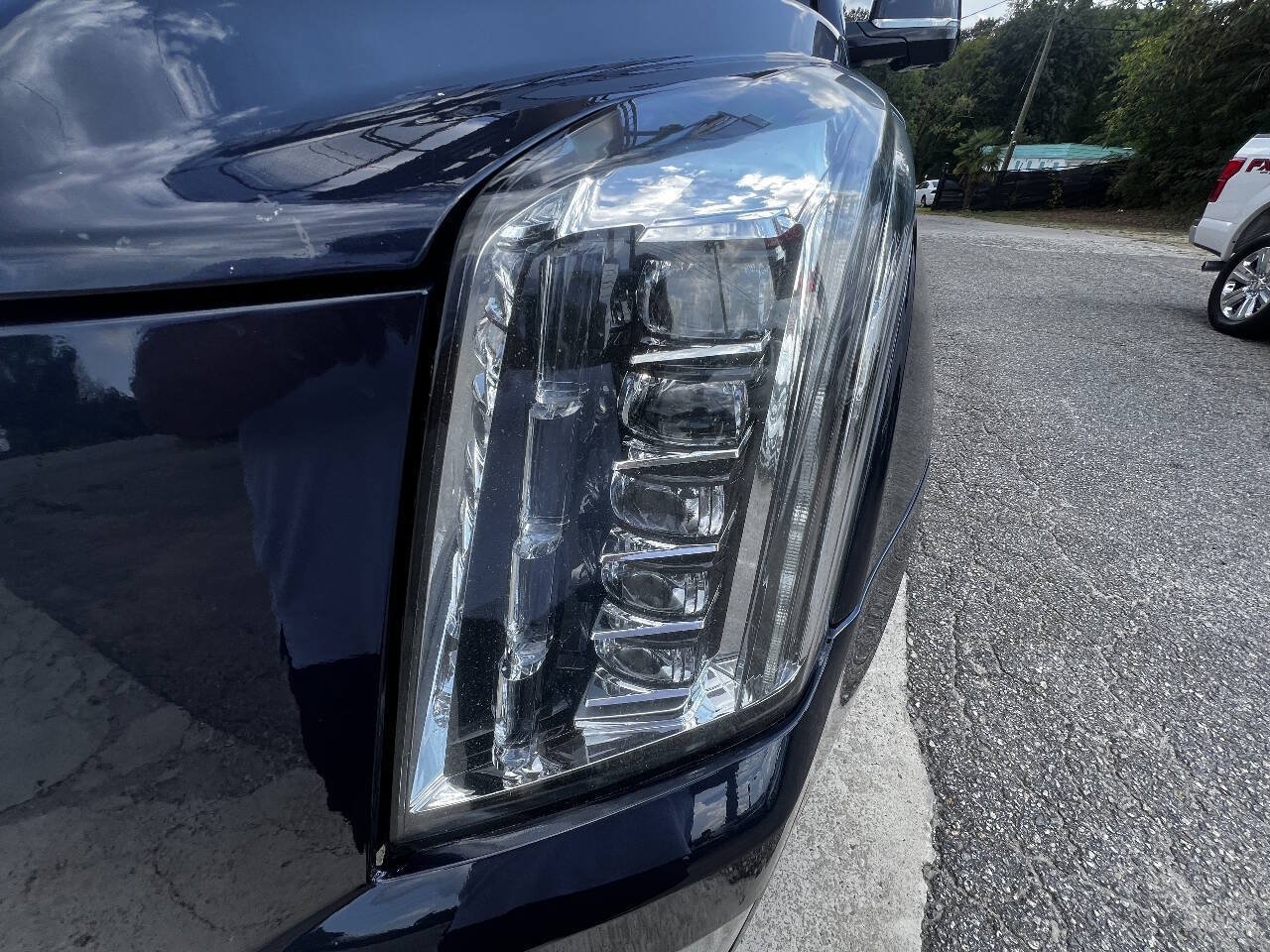 Used 2017 Cadillac Escalade Luxury w/ LPO, Radiant Package AWD/4WD image 20