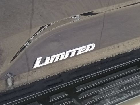 Used 2025 Toyota Sequoia Limited AWD/4WD image 14