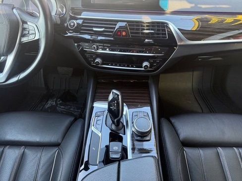 Used 2019 BMW 530i xDrive image 28