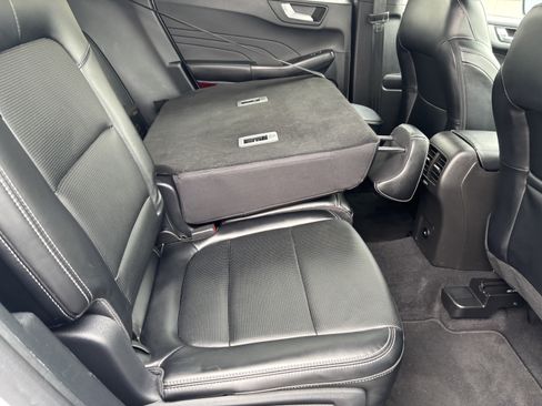 Used 2025 Ford Escape Platinum AWD/4WD image 25