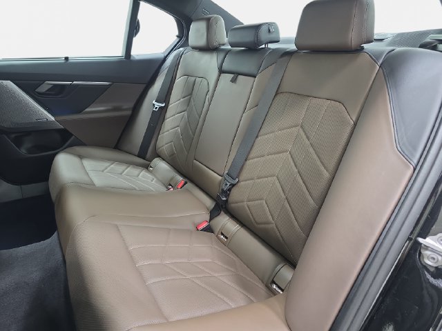 Certified 2024 BMW 530i xDrive w/ Executive Package AWD/4WD image 11