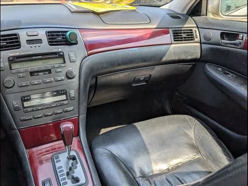 Used 2002 Lexus ES 330 FWD image 9
