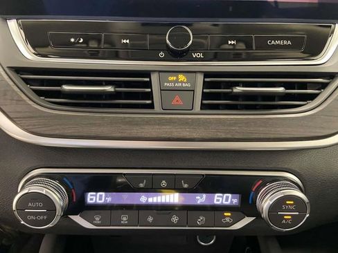 New 2025 Nissan Altima 2.5 SL image 14